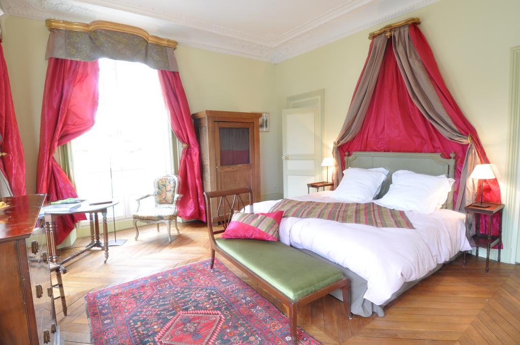 Bures-sur-Yvette 르 샤토 드 라 비에르주 B&B 객실 사진